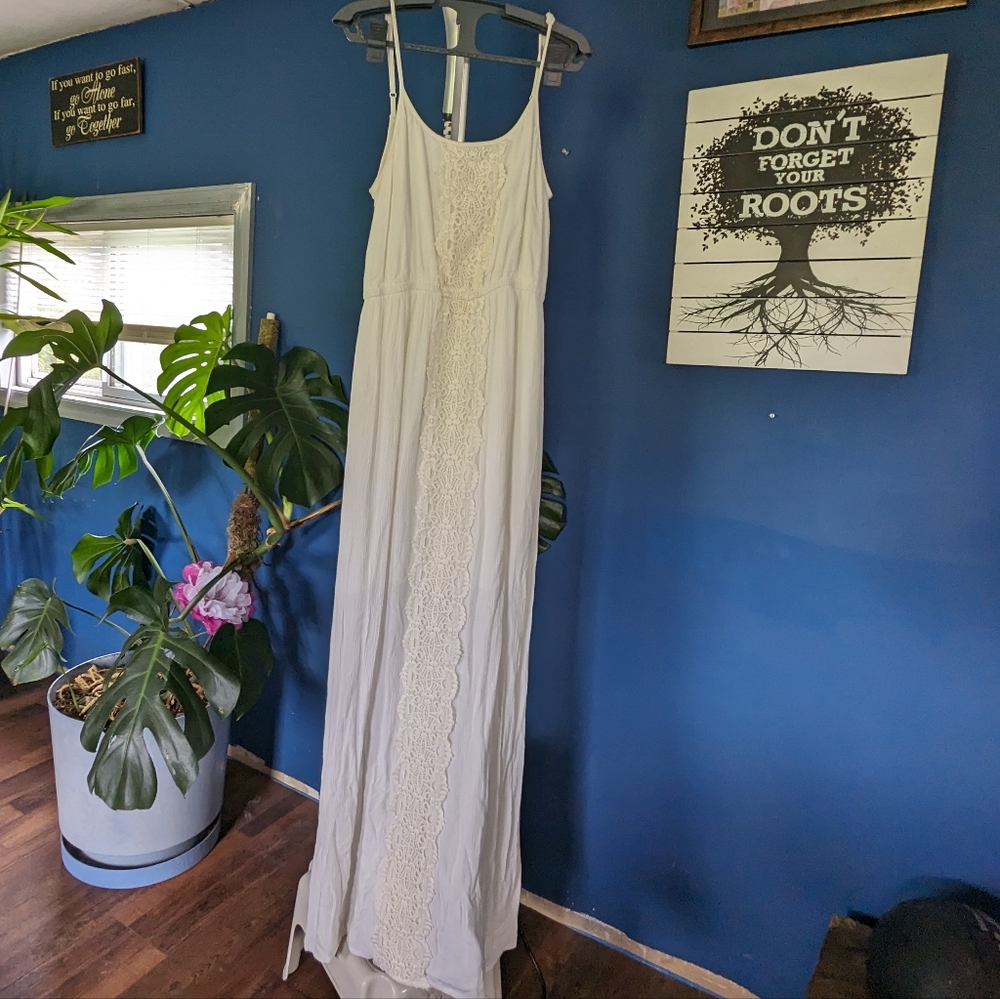 Mossimo Large White Dress.